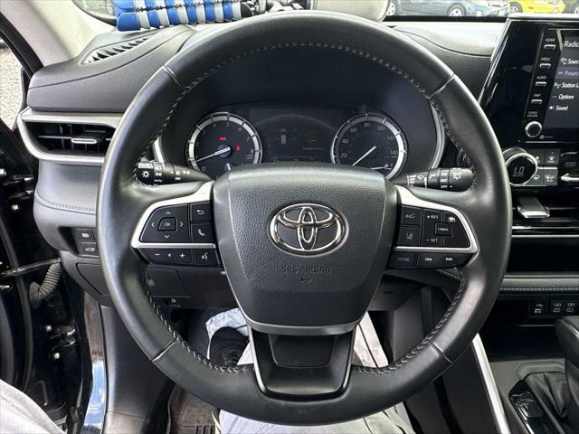 used 2022 Toyota Highlander car, priced at $37,995