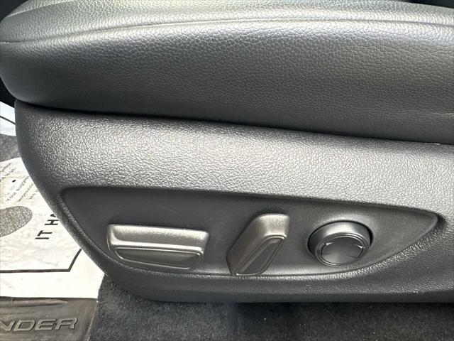 used 2022 Toyota Highlander car, priced at $37,995