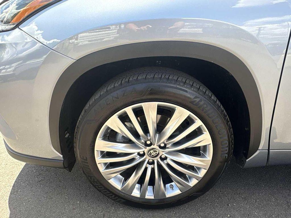 used 2024 Toyota Highlander car, priced at $44,595