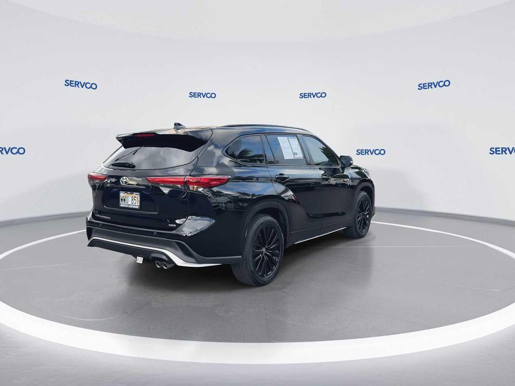 used 2023 Toyota Highlander car, priced at $39,995