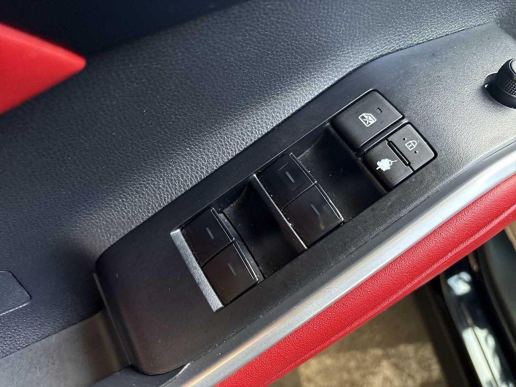 used 2023 Toyota Highlander car, priced at $39,995