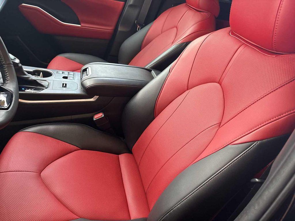 used 2023 Toyota Highlander car, priced at $39,995