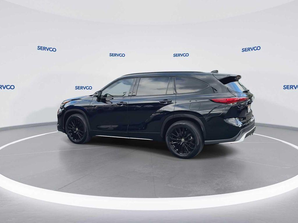 used 2023 Toyota Highlander car, priced at $39,995