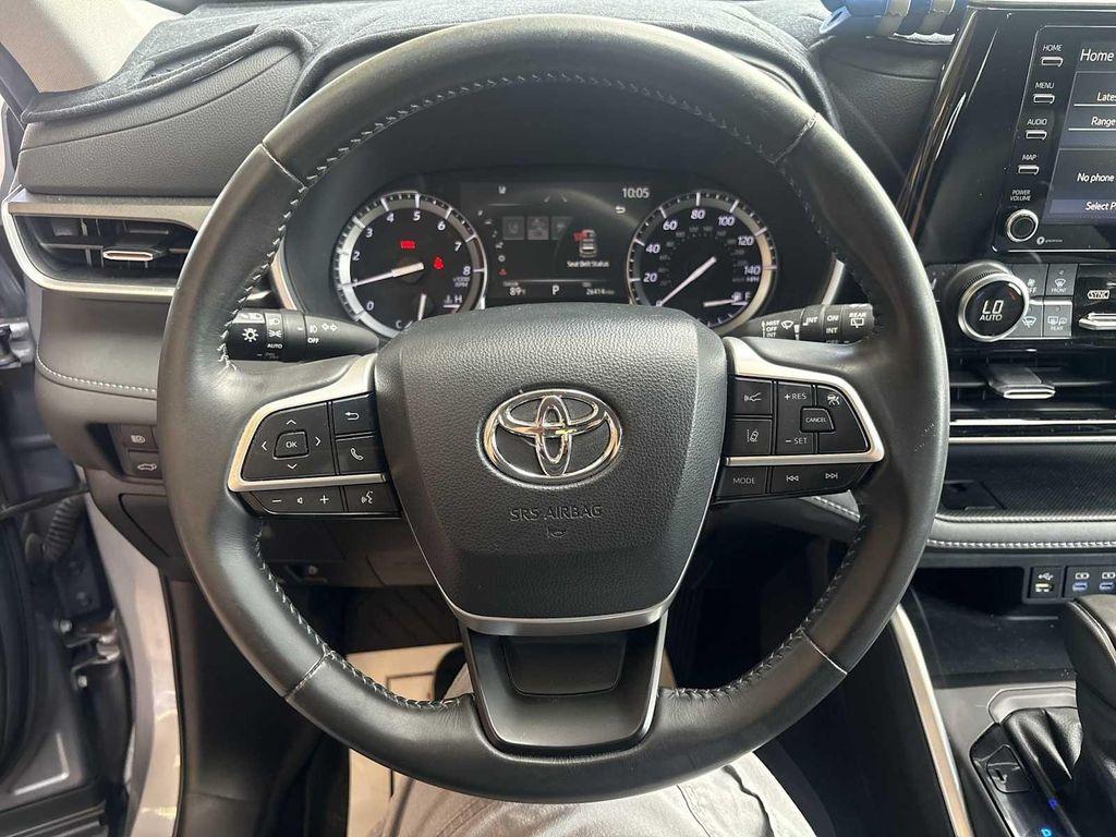 used 2022 Toyota Highlander car, priced at $37,800