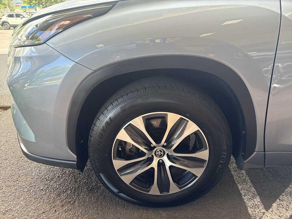 used 2022 Toyota Highlander car, priced at $37,800