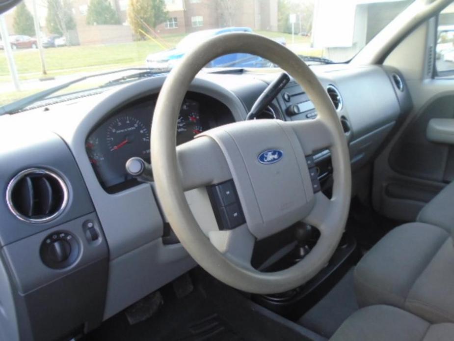 used 2006 Ford F-150 car, priced at $5,500