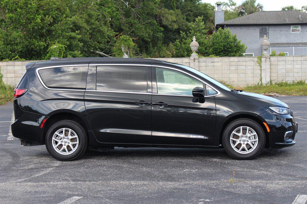 used 2022 Chrysler Pacifica car, priced at $34,995