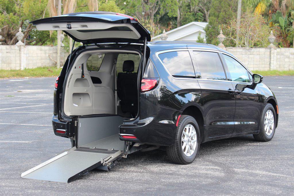 used 2022 Chrysler Pacifica car, priced at $34,995