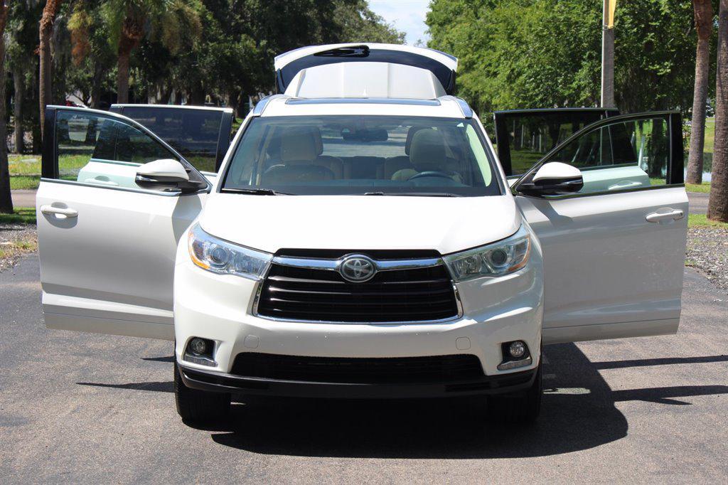 used 2015 Toyota Highlander car, priced at $16,995