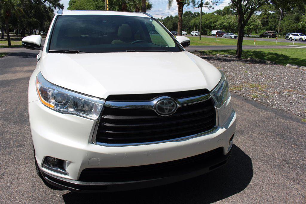 used 2015 Toyota Highlander car, priced at $16,995