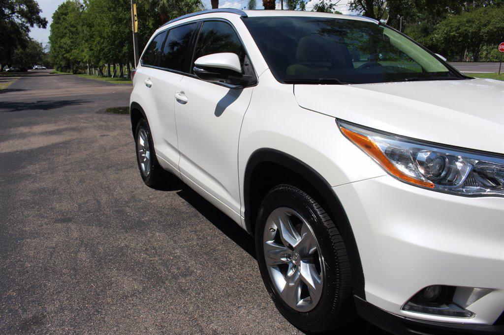 used 2015 Toyota Highlander car, priced at $16,995