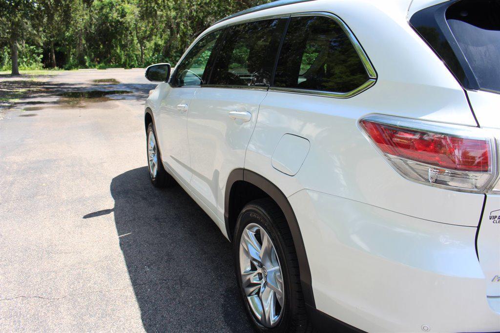 used 2015 Toyota Highlander car, priced at $16,995