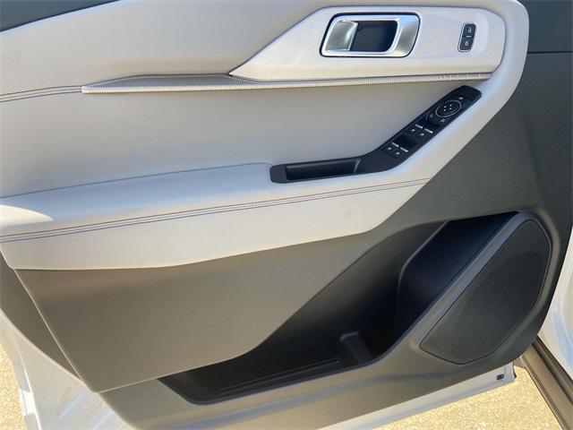 new 2025 Ford Explorer car, priced at $41,295