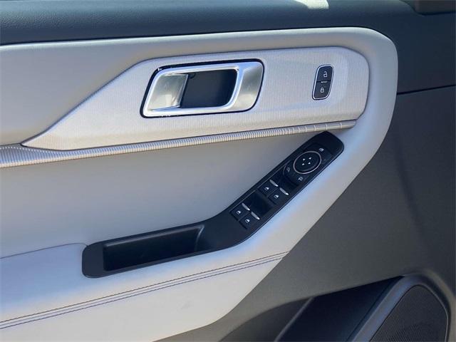 new 2025 Ford Explorer car, priced at $41,295