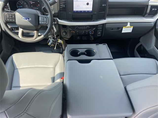 new 2025 Ford F-250 car, priced at $52,995