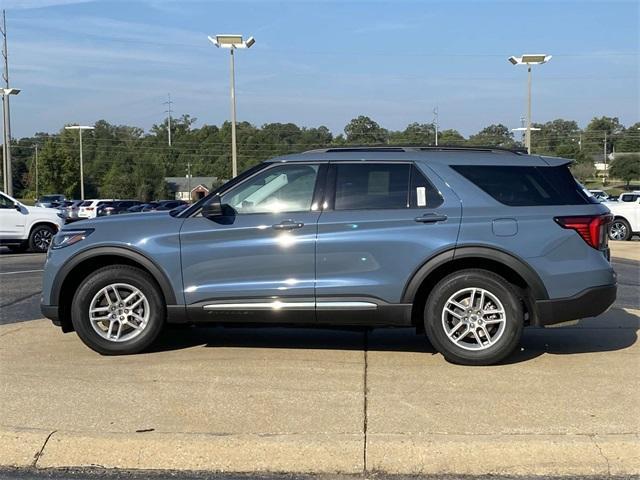 new 2025 Ford Explorer car, priced at $40,495