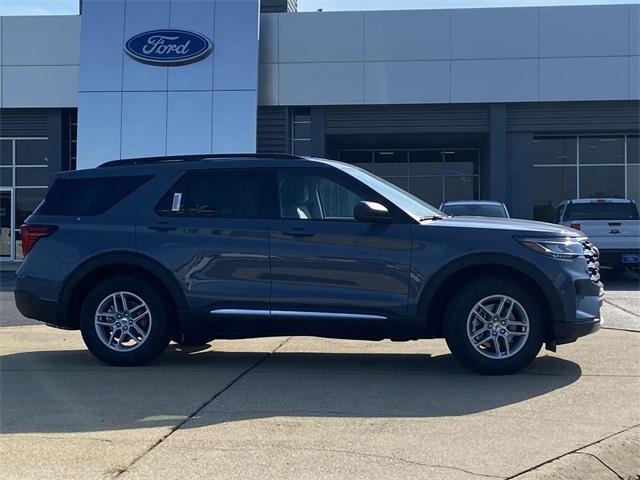 new 2025 Ford Explorer car, priced at $40,495