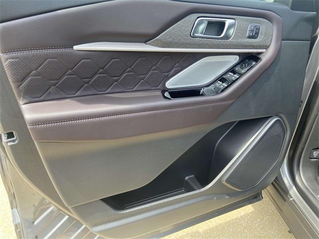 new 2025 Ford Explorer car, priced at $45,782