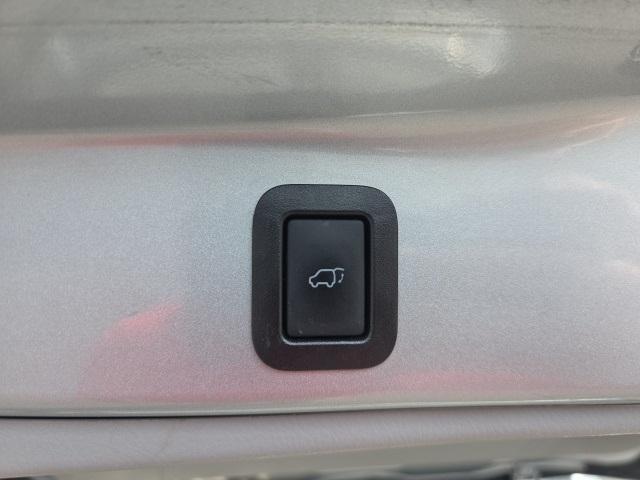 used 2018 Toyota Highlander car, priced at $25,500