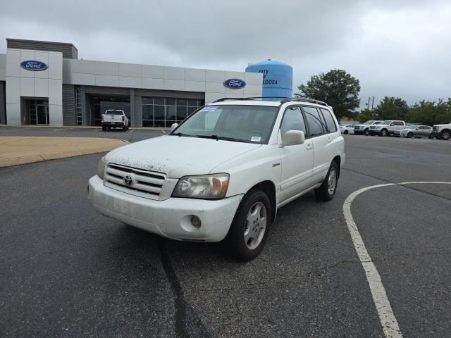 used 2004 Toyota Highlander car, priced at $3,500
