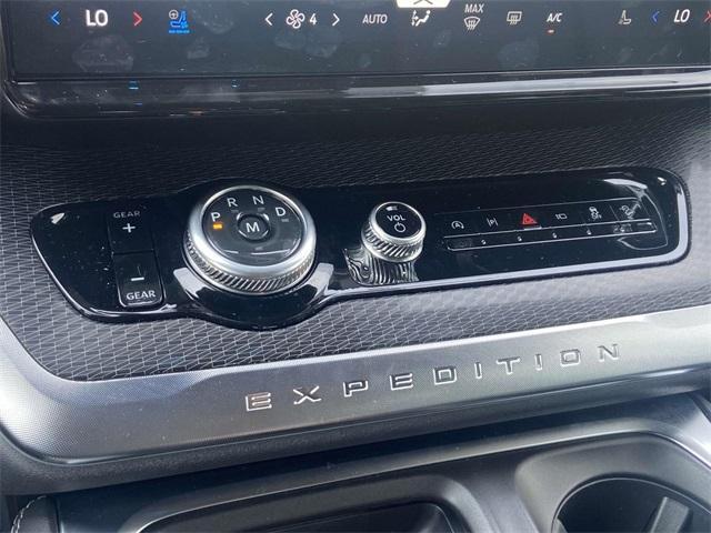 new 2025 Ford Expedition car, priced at $81,995