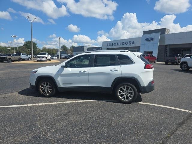used 2017 Jeep Cherokee car, priced at $10,995