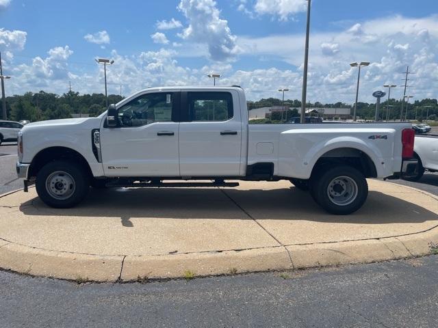 new 2025 Ford F-350 car, priced at $65,995