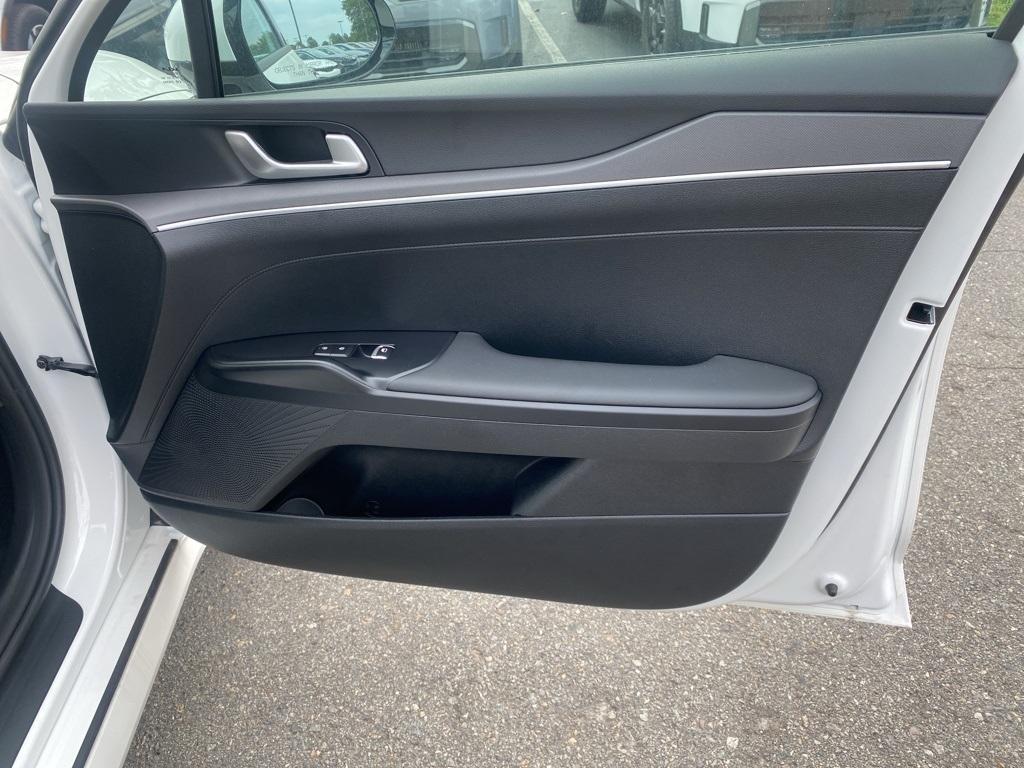 new 2026 Kia K5 car, priced at $29,060