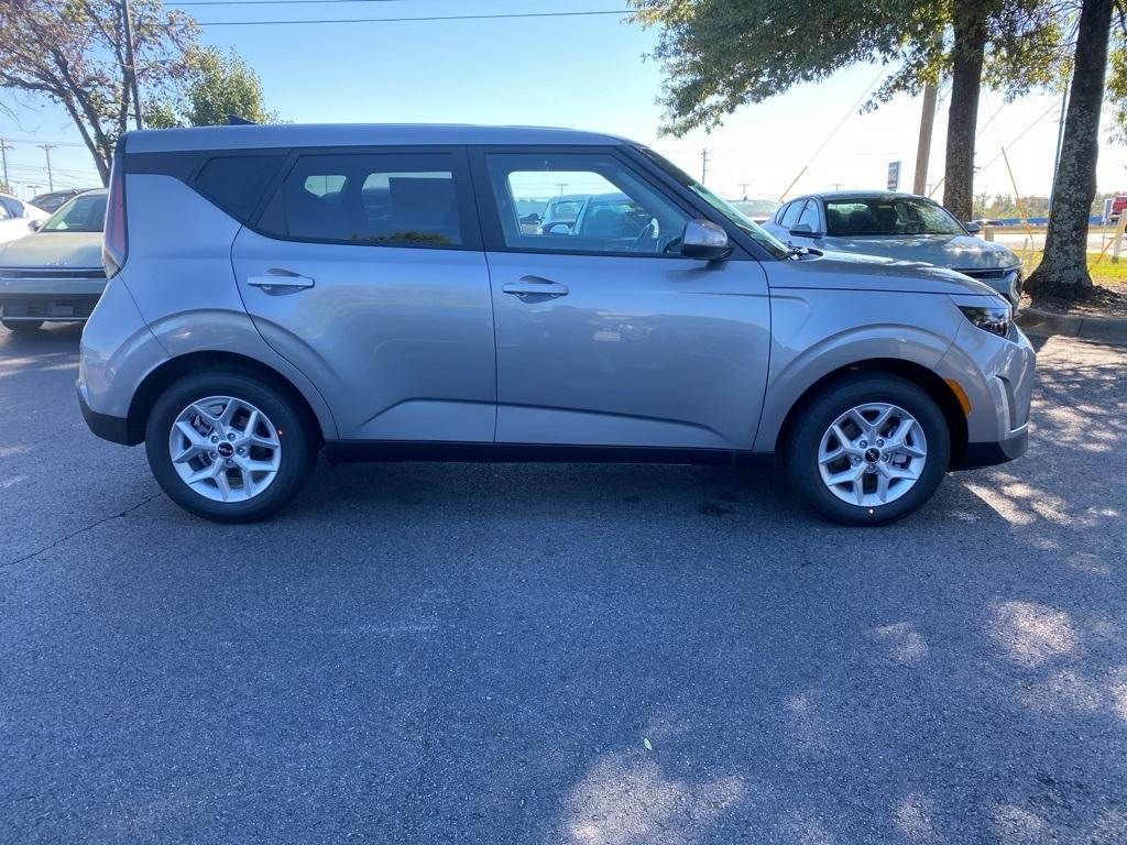 new 2025 Kia Soul car, priced at $22,685