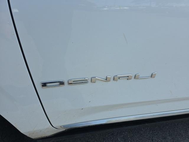 used 2021 GMC Yukon XL car, priced at $52,400
