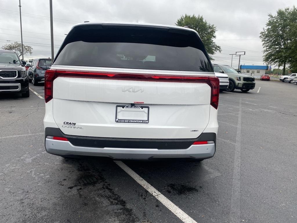 new 2026 Kia Carnival Hybrid car, priced at $45,385