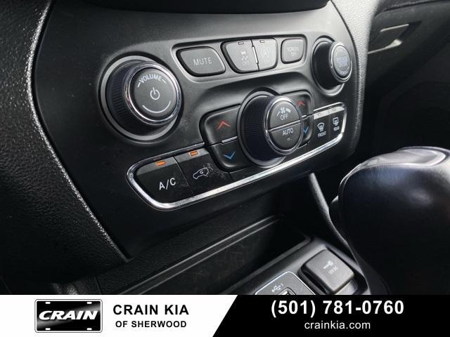 used 2023 Jeep Cherokee car, priced at $24,225