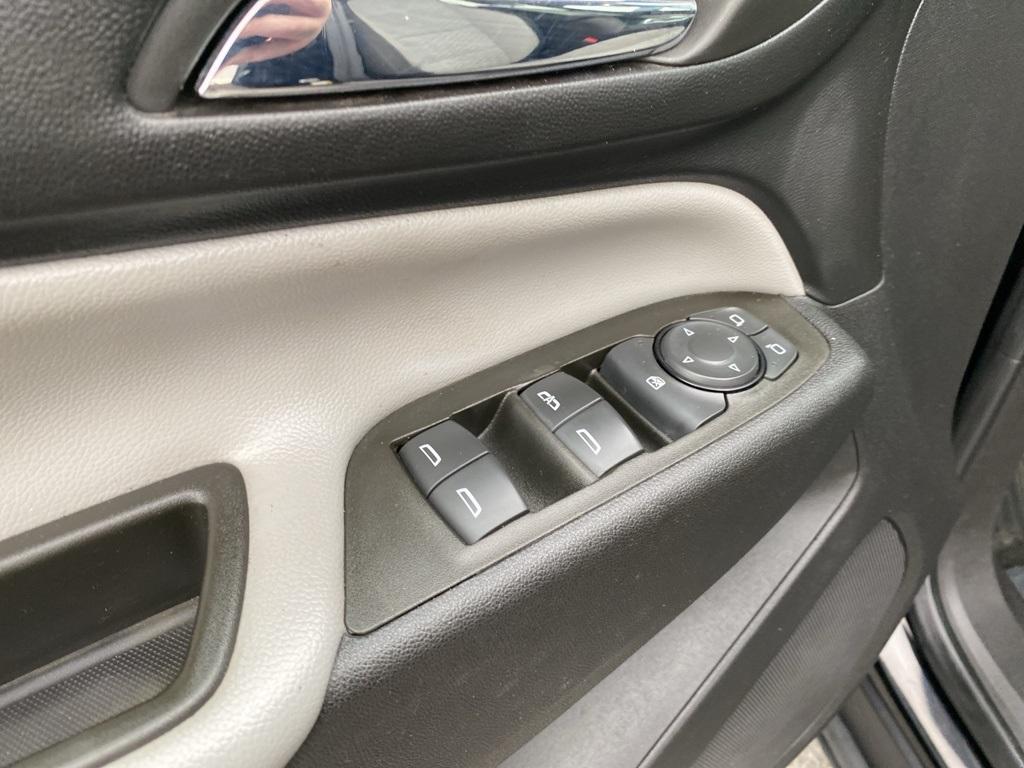 used 2023 Chevrolet Equinox car, priced at $19,987