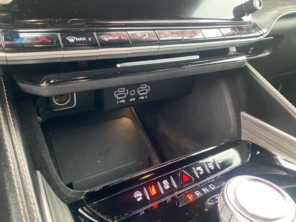 used 2024 Jeep Wagoneer car, priced at $43,369