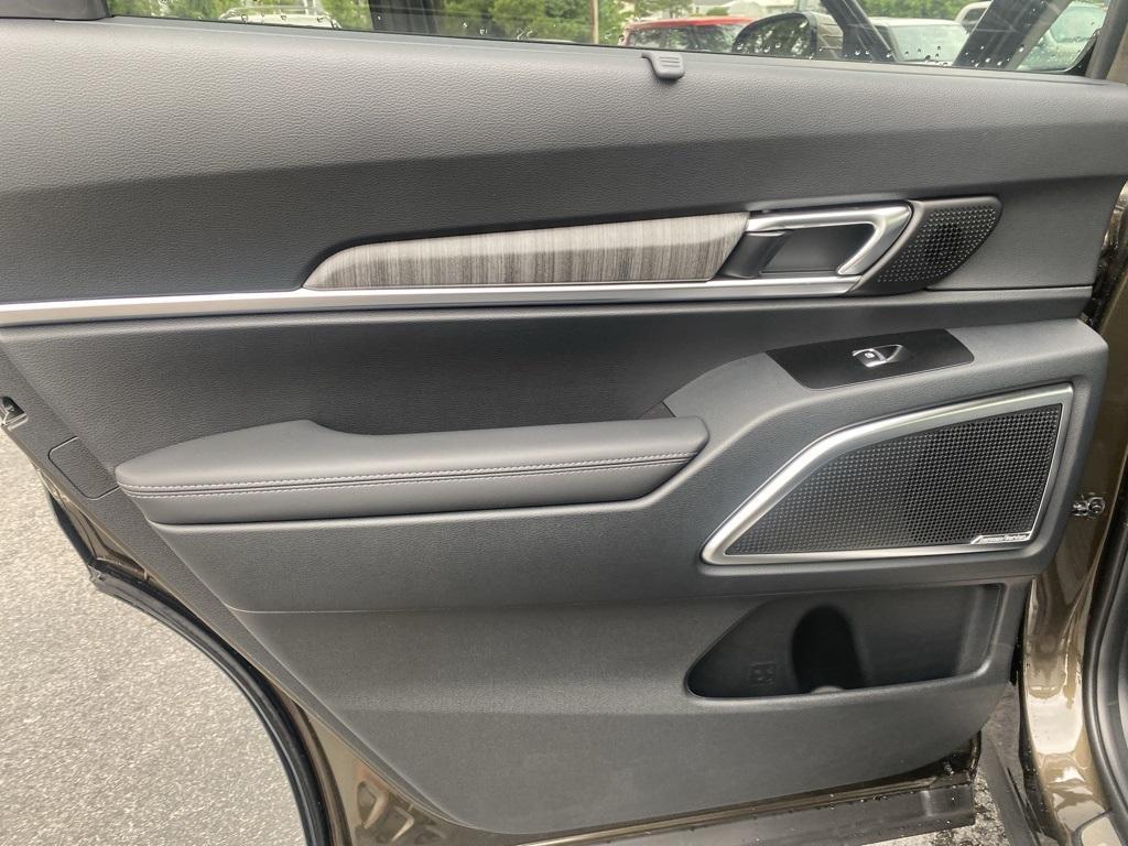 new 2025 Kia Telluride car, priced at $50,010