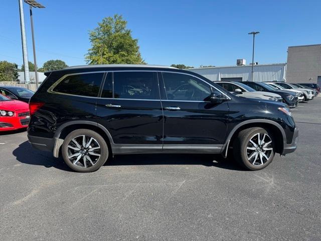 used 2022 Honda Pilot car, priced at $33,275