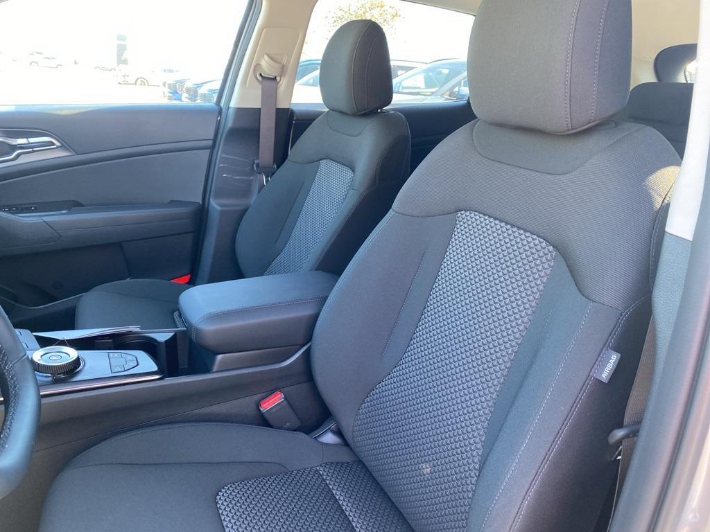 new 2026 Kia Sportage Hybrid car, priced at $32,565