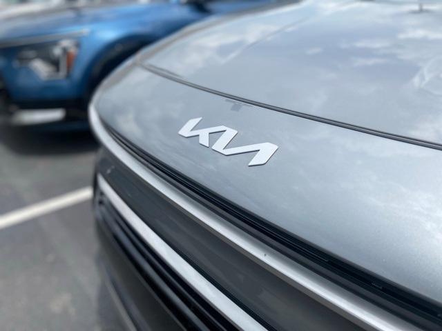 new 2025 Kia Niro car, priced at $33,640