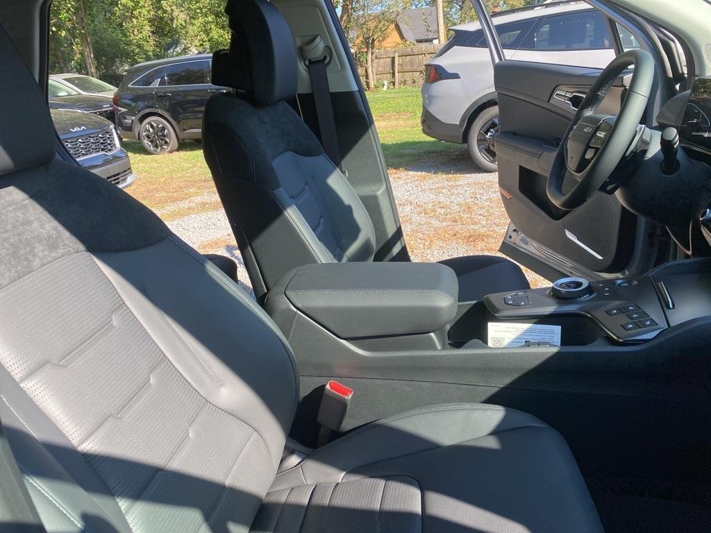 new 2026 Kia Sportage Hybrid car, priced at $42,525