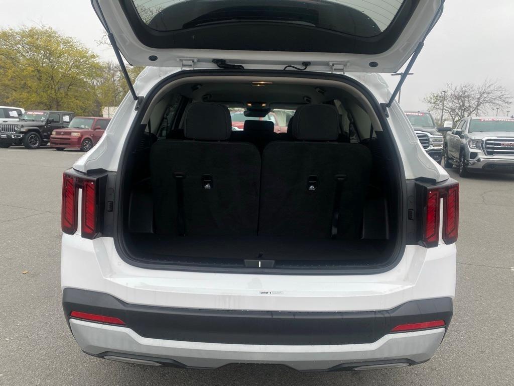used 2024 Kia Sorento car, priced at $26,761