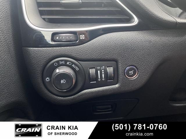 used 2023 Jeep Cherokee car, priced at $23,074