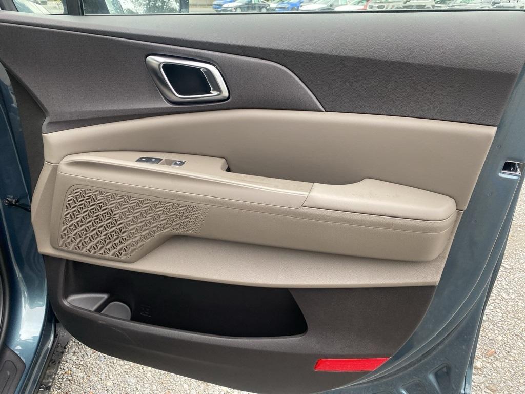 new 2026 Kia Carnival Hybrid car, priced at $50,285