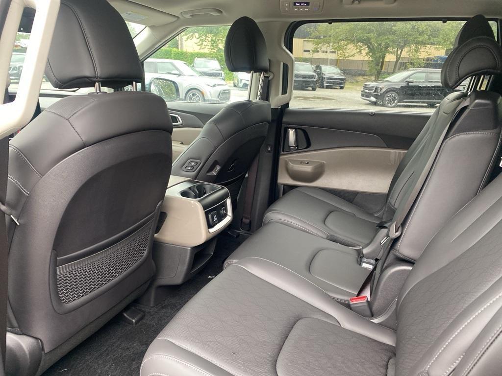 new 2026 Kia Carnival Hybrid car, priced at $50,285