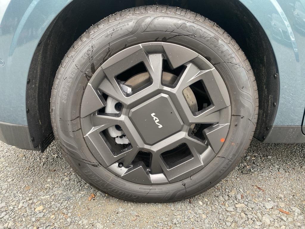 new 2026 Kia Carnival Hybrid car, priced at $50,285