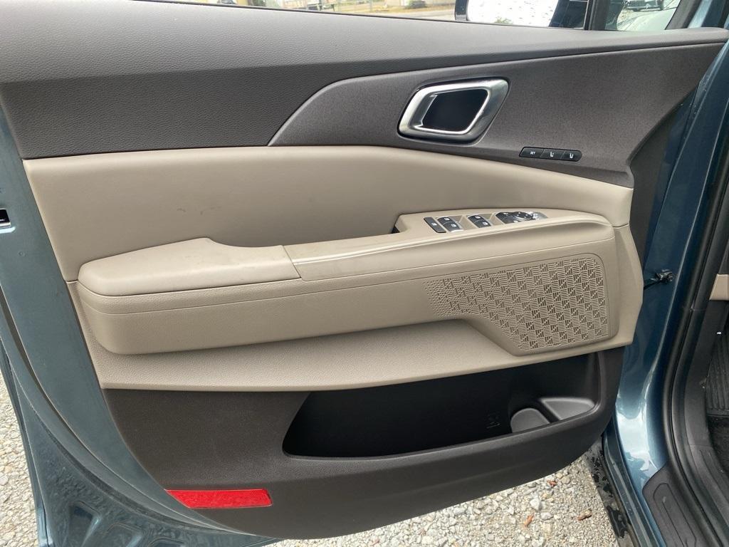 new 2026 Kia Carnival Hybrid car, priced at $50,285