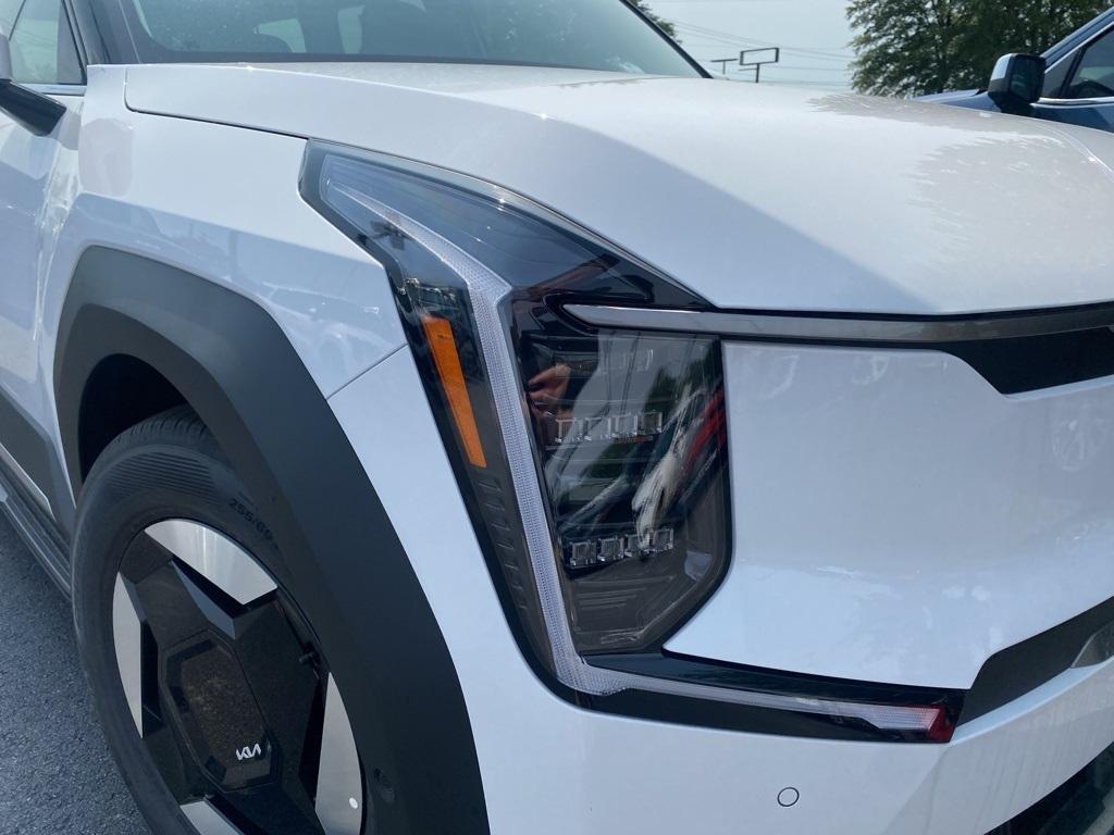 new 2026 Kia EV9 car, priced at $67,275