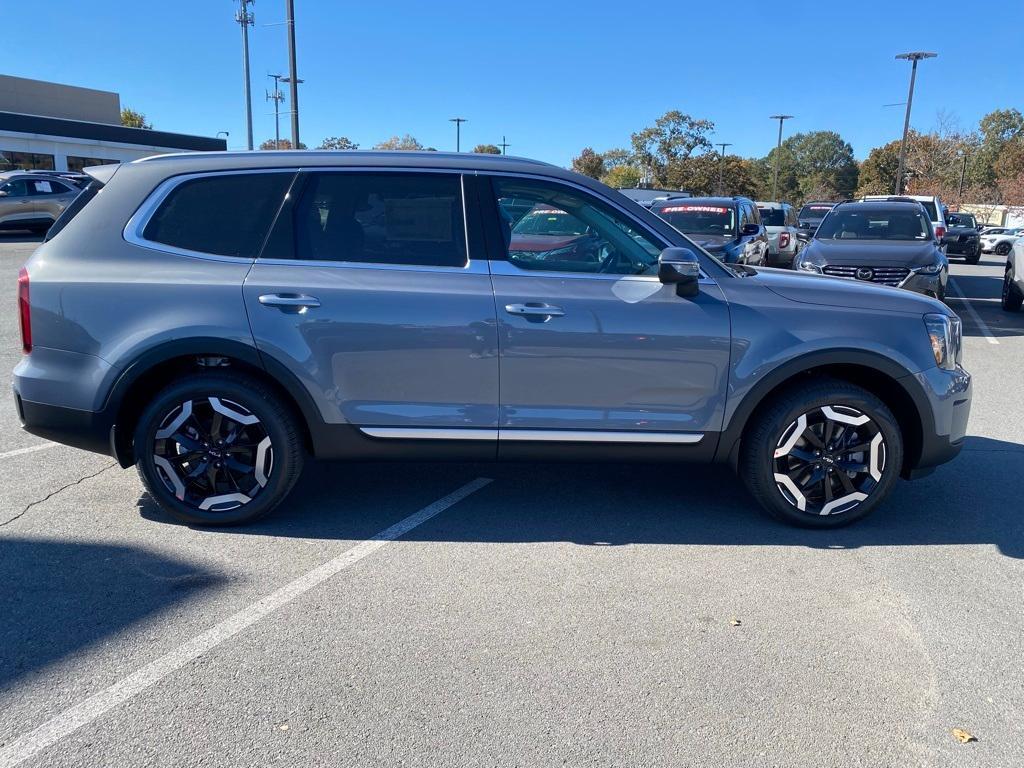new 2025 Kia Telluride car, priced at $43,435