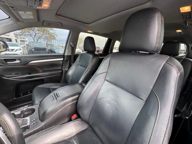 used 2016 Toyota Highlander car, priced at $16,743