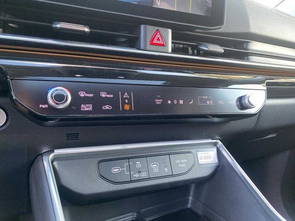 new 2026 Kia Carnival Hybrid car, priced at $55,365