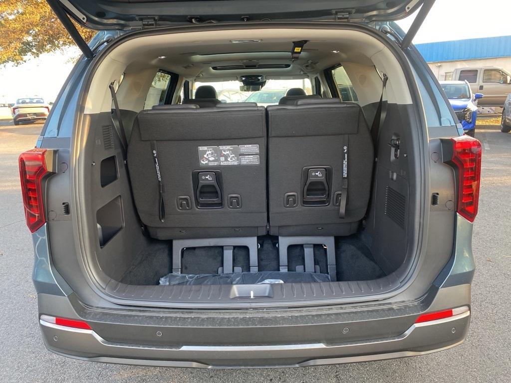 new 2026 Kia Carnival Hybrid car, priced at $55,365